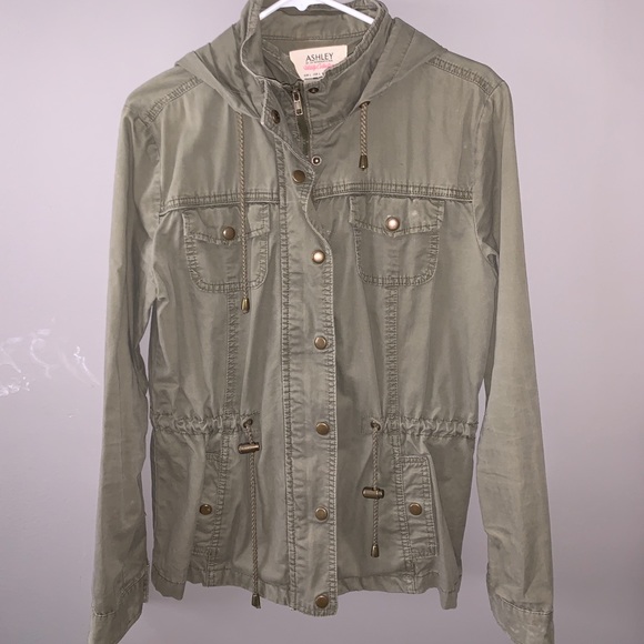 Light Green Jacket - Picture 1 of 3